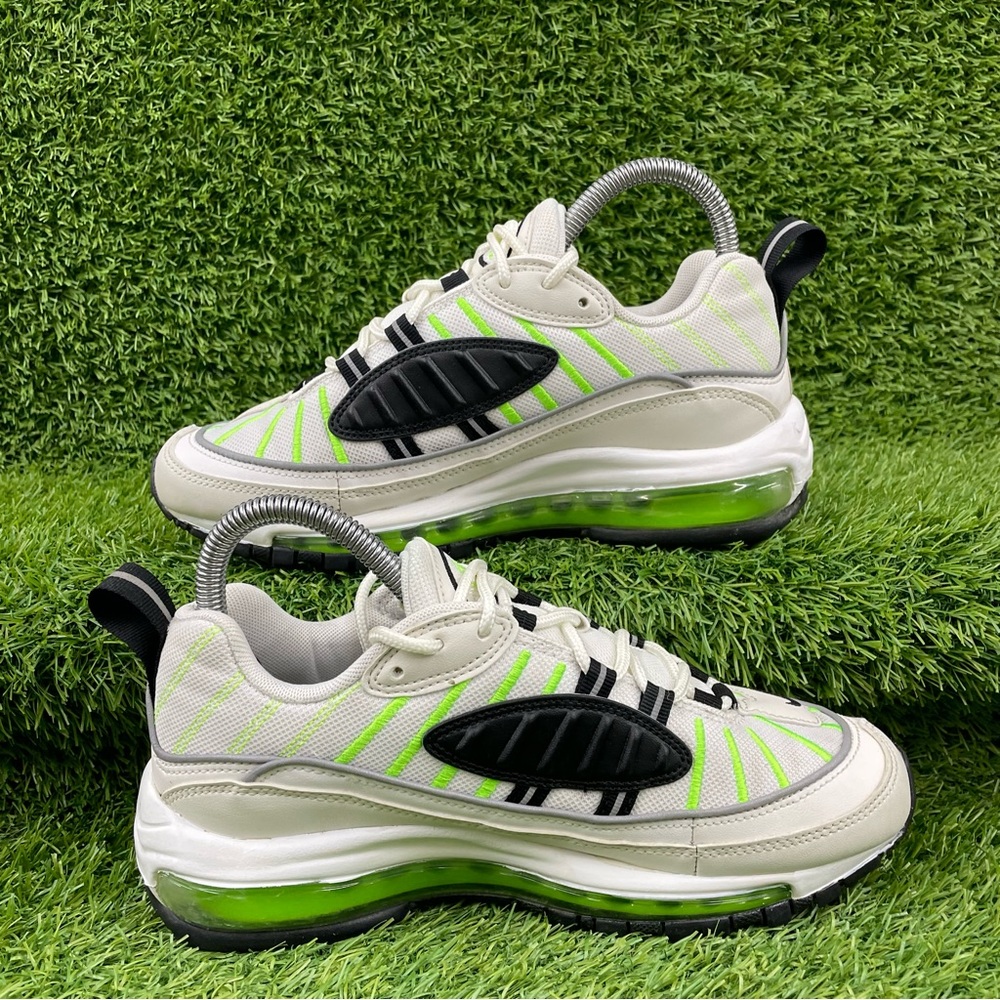 Nike Air Max 98 Green White Black White Trainers 
Size UK 4
AH6799-115 - Picture 2 of 8